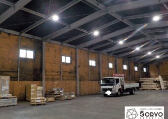 千葉県袖ヶ浦市・某倉庫の内部に中二階の鉄骨格子棚を設置する工事